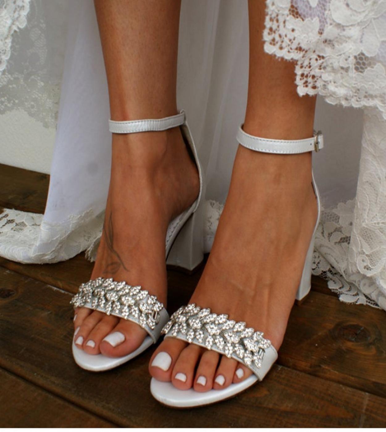 Ladys Summer Sandals Chunky Thick Heels White Ivory Shoes Light Gold Crystal Trim Ankle Strap Womens Wedding Party Pro
