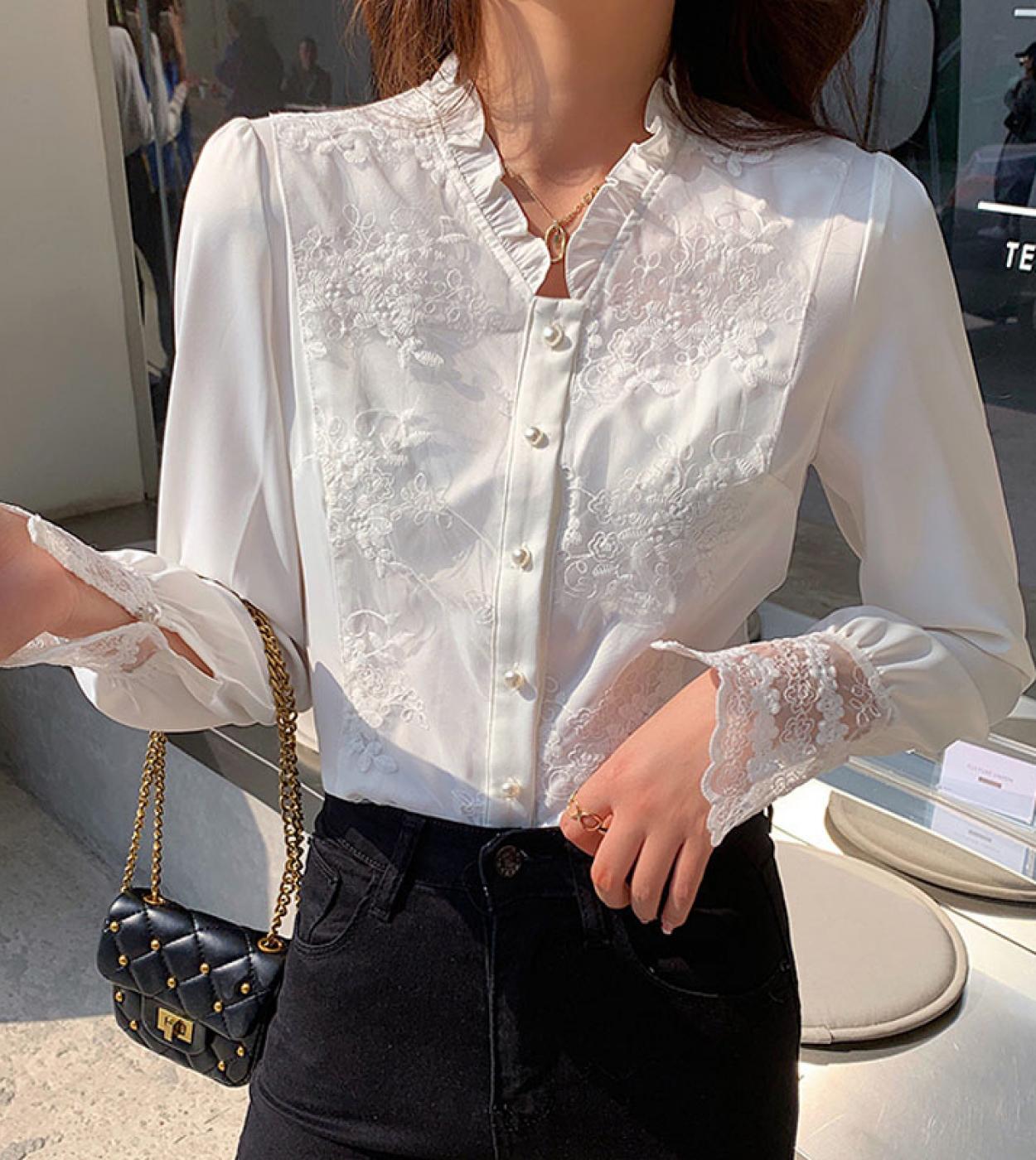 27 66 US Blusa Vintage de manga larga para mujer camisa blanca de algodon dulce con flores elegantes de encaje blusas informales holgad Description