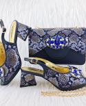 Qsgfc النيجيري التصميم الكلاسيكي أحذية نمط الربط وحقيبة كبيرة الماس الديكور الأفريقي أحذية Midheel النبيلة للحزب