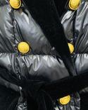 June Lips, la última moda de invierno 2022, cinturón dorado con doble botonadura, traje de terciopelo, chaqueta larga con cuello