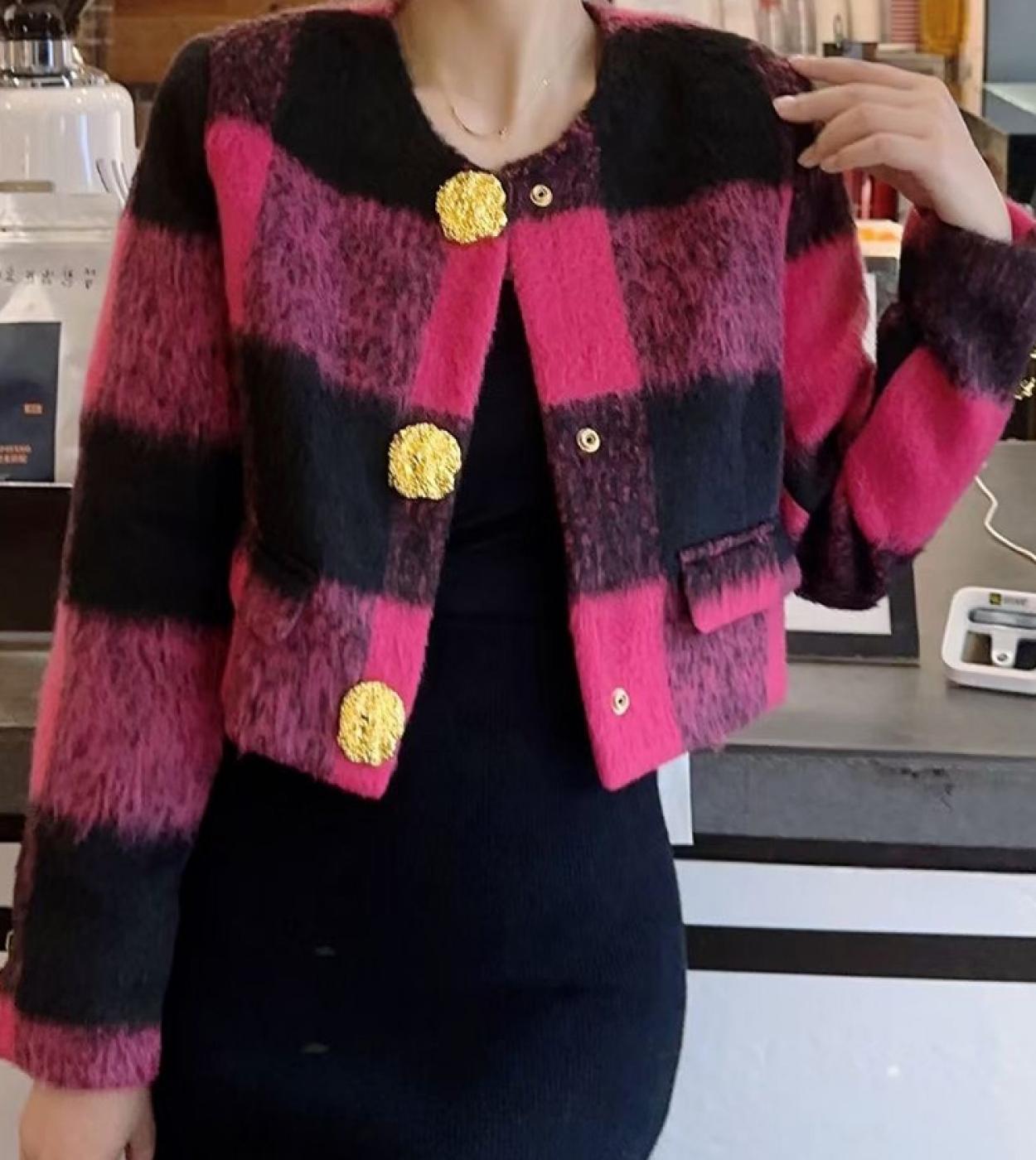 Short Jacket Hot Pink 2023 New Designer Irregular Big Gold Button Round Neck Plaid Woolen Jacket Outfit Wool  Blends Co