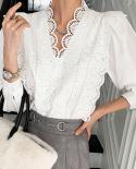 Vintage manga larga encaje mujer camisa Tops Blusas moda elegante cuello en V blusa de algodón blanco mujeres ahueca hacia fuera
