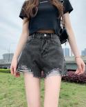 מכנסי גינס קצרים בקיץ לנשים מכנסיים קצרים שחורים אפורים לנשים גינס עם מותניים גבוהים חור שבור בקצה שיער מכנסיים רחבים
