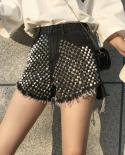 Taille haute Rivet décoration Denim Shorts femmes mode Chic Streetwear décontracté été jean Shorts noir gland bas