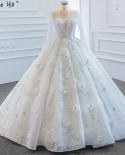 Vestidos de noiva luxuosos com miçangas brancas mangas compridas flores feitas à mão vestidos de noiva Hm67183 enfeites de casam