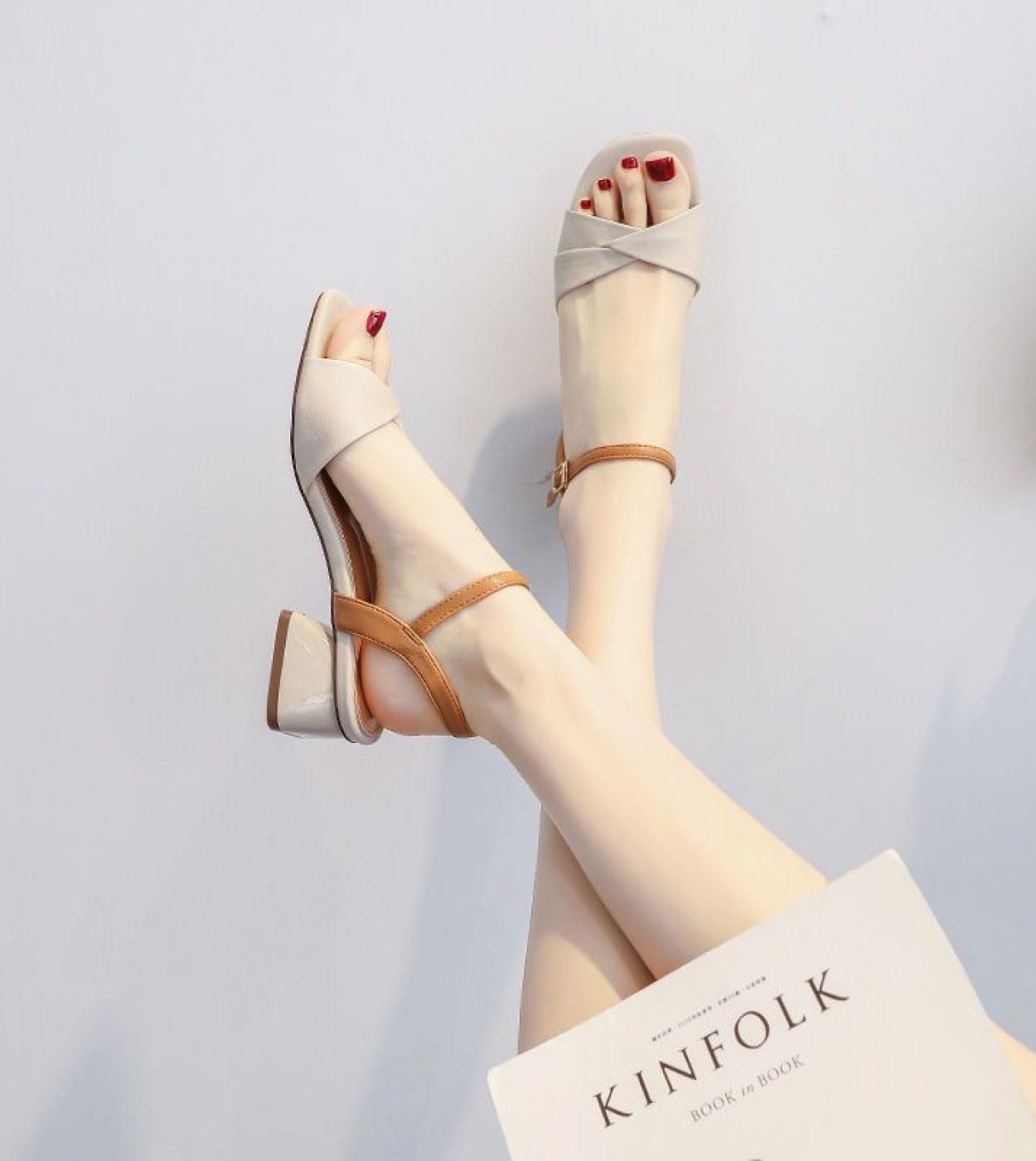 Sandalias femininas tamanho grande 2025