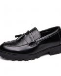 Nuevos Zapatos de cuero informales británicos para hombre, mocasines, Zapatos de vestir con borlas, Zapatos Oxford para hombre, 