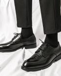 סגנון איטלקי באיכות גבוהה עור פרה קשיח נעלי שמלת כלה רשמית לגברים מחודדת אצבע גנטלמן נעל גברים ברוגס אוקספורד