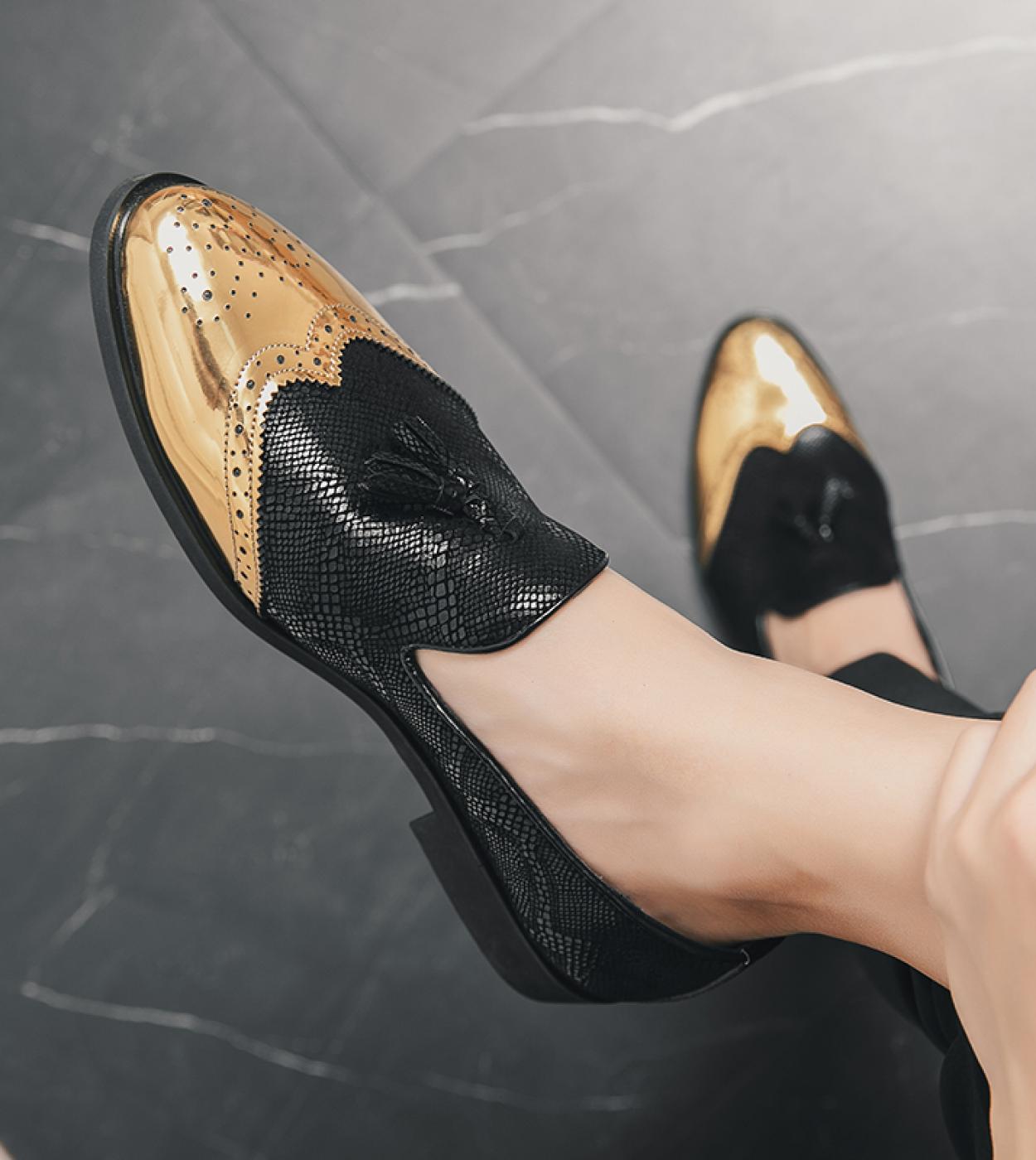 حذاء رجالي من الجلد غير رسمي بدون كعب يشير إلى الانزلاق على الأزياء الإيطالية الأخفاف الفاخرة العلامة التجارية اللباس أحذية رجال