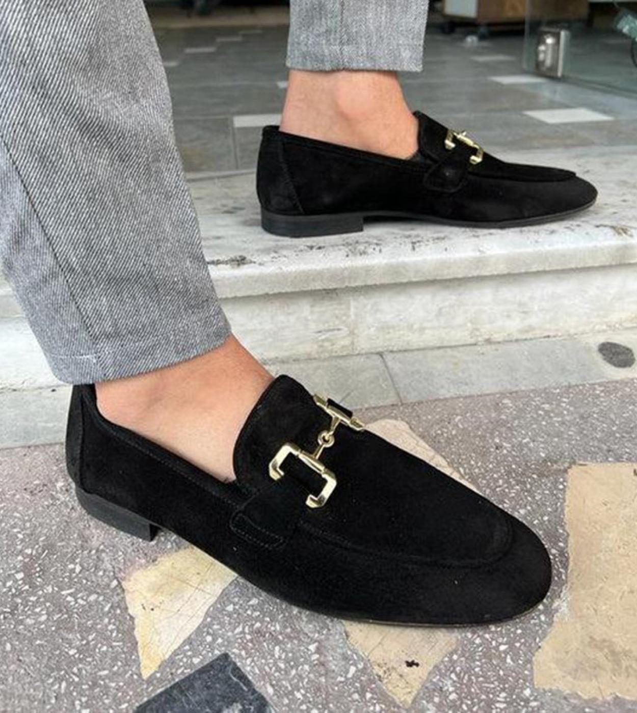 Mocassini da uomo Decorazione in metallo nero Traspirante Slip On Scarpe eleganti da uomo Taglia 38 46 Scarpe da uomo Sapatos Fo