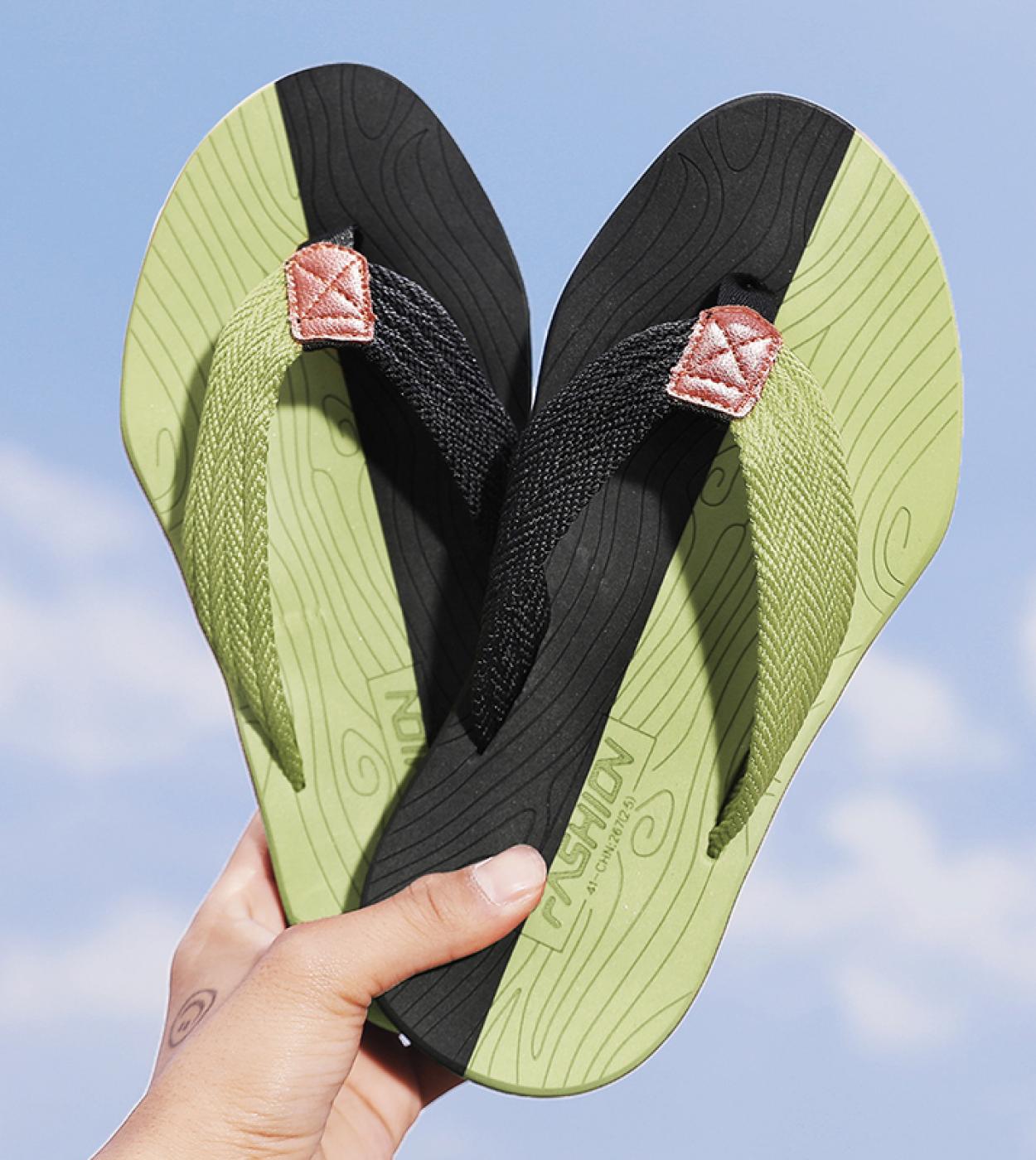 Men Flip Flops Summer Beach Slippers Men Casual Breathable Thicken Beach Sandals Outdoor Massage Slippers Casual Shoes 2