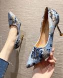 נשים נעלי עקב 9 סמ נעלי קזואל אופנה החלקה מחודדת מסיבת zapatos de vestir mujer רקמה קלאסית flo