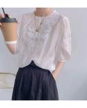 Moda Blusa Feminina de Seda Bordada Casual Manga Bolha Solta Tops O Neck Flores de Verão Camisas de Chiffon Blusa Branca