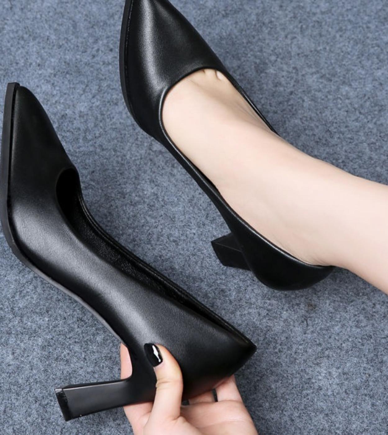 Ladies black office shoes top