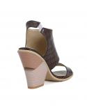 Mode femmes sandales compensées talons hauts femmes pantoufles chaussures habillées en plein air Sunmmer tongs grande taille cha