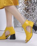 2023 جديد أزياء المرأة الصنادل اللمحة تو 75 سنتيمتر أحذية عالية الكعب للمرأة الكلاسيكية كعب مربع حذاء كاجوال زيبر كبير