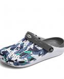 2023 Summer New Mens Clogs Sandals Eva Lightweight Beach Slippers Non Slip Mule Men Women Garden Clog Shoes Casual Flip