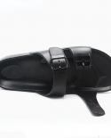 סנדלי גברים 2023 קיץ חוף חיצוני נעלי קזואל זכר נעלי בית שחורות נעלי בית כפכפים נעליים גדולות מידה 45 סנדלים