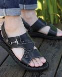 סנדלי קיץ חדשים לגברים ונעלי בית סנדלי עור לגברים למבוגרים נעלי חוף עבות סנדלי עור פתוחים ללא החלקה