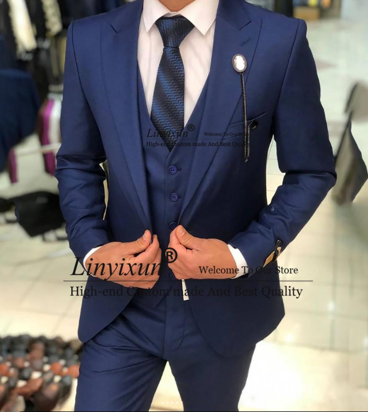traje de esmoquin para hombre azul