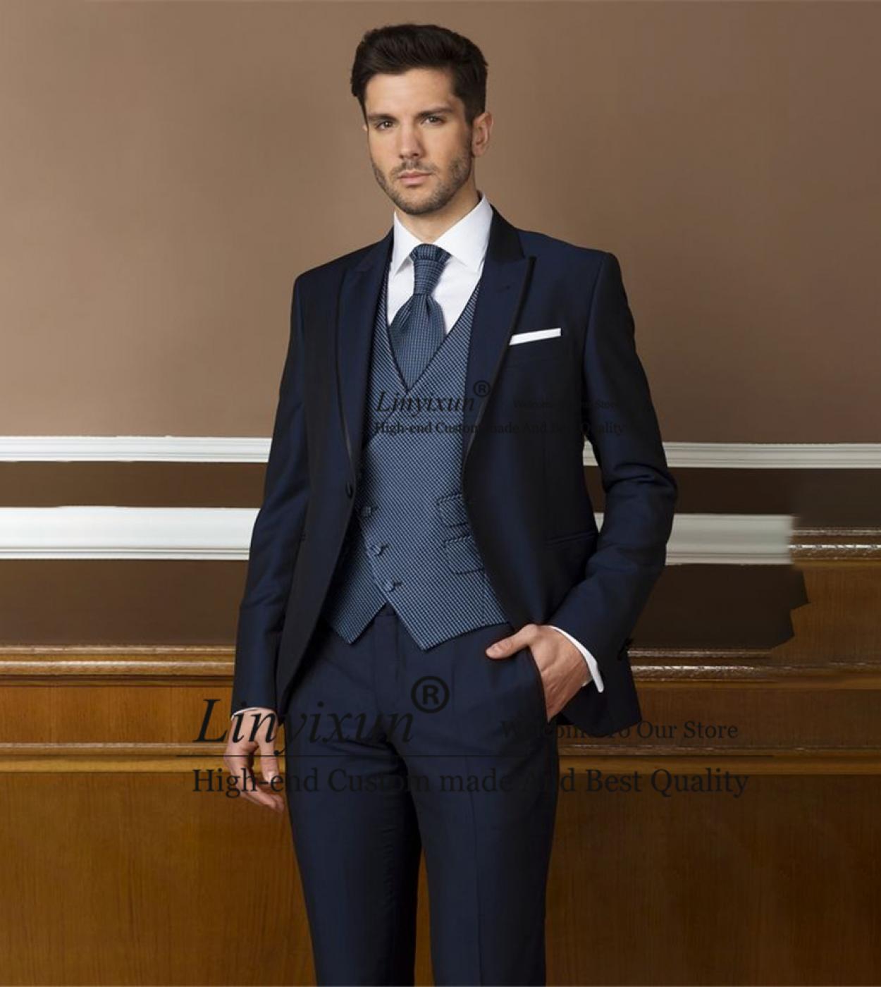 traje tres piezas azul marino