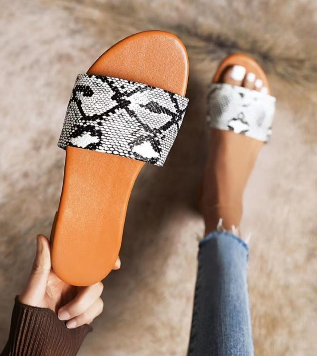 Sandálias femininas de fundo plano 2022 verão novo couro cobra padrão flores flatheeled sandálias das mulheres chinelos preguiço
