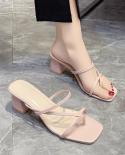 Sandalias de mujer con tacones cuadrados, zapatillas elegantes de verano, chanclas de cuero atadas cruzadas en el exterior, moda