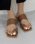 2023 קיץ צבע אחיד סנדלים שטוחים אופנה נעלי בית נעלי חוף קזואל נעלי נשים בגודל גדול zapatos de