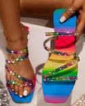 2022 דגמי פיצוץ קיץ יהלומים מלאכותיים קשת נשים סנדלי נשים יפה נעלי בית נעלי חוף חיצוני אופנה שטוח