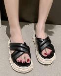 1 זוג סוליות עבות לנשים נעלי בית צולבות נגד החלקה גומי סוכריות צבע פתוח סנדלי חוף כפכפים ליום יום