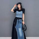 تشينغ مو 2023 صيف جديد امرأة الدنيم نصف تنورة موضة عادية لصق شخصية العصرية فتاة الأسود والأزرق تنورة Zy037