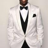 African Fashion Groom Tuxdedo For Wedding Dinner 3 Piece Slim Fit Men Suits  White Jacket Black Vest With Pants 2023