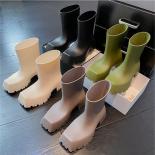 Botas de lluvia con punta cuadrada y botas de media pantorrilla para mujer, zapatos de agua antideslizantes impermeables a la mo