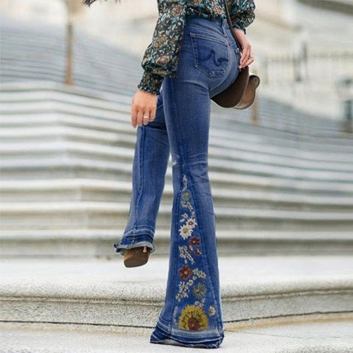 Embroidered Women Jeans 2023 New Mom Elegant Loose Casual Street Style Denim Flared Pants Plus Size Washed Blue Ladies T