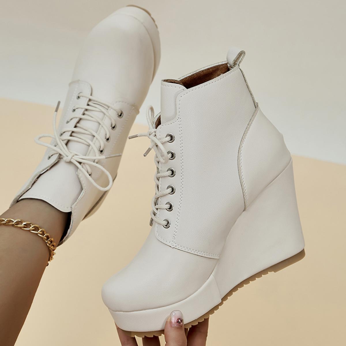 2023 Women Chelsea Boots High Heels Shoes Ankle Winter New Designer Loafers Walking Gladiator Boots Punk Oxford Ladies B