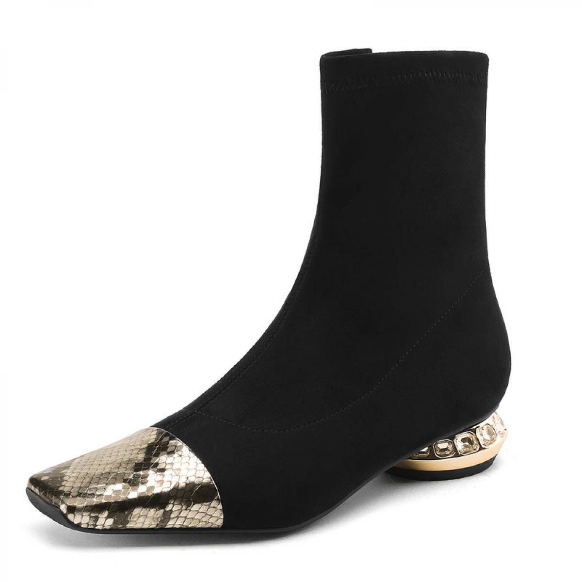 Stivaletti con tacco basso eleganti top