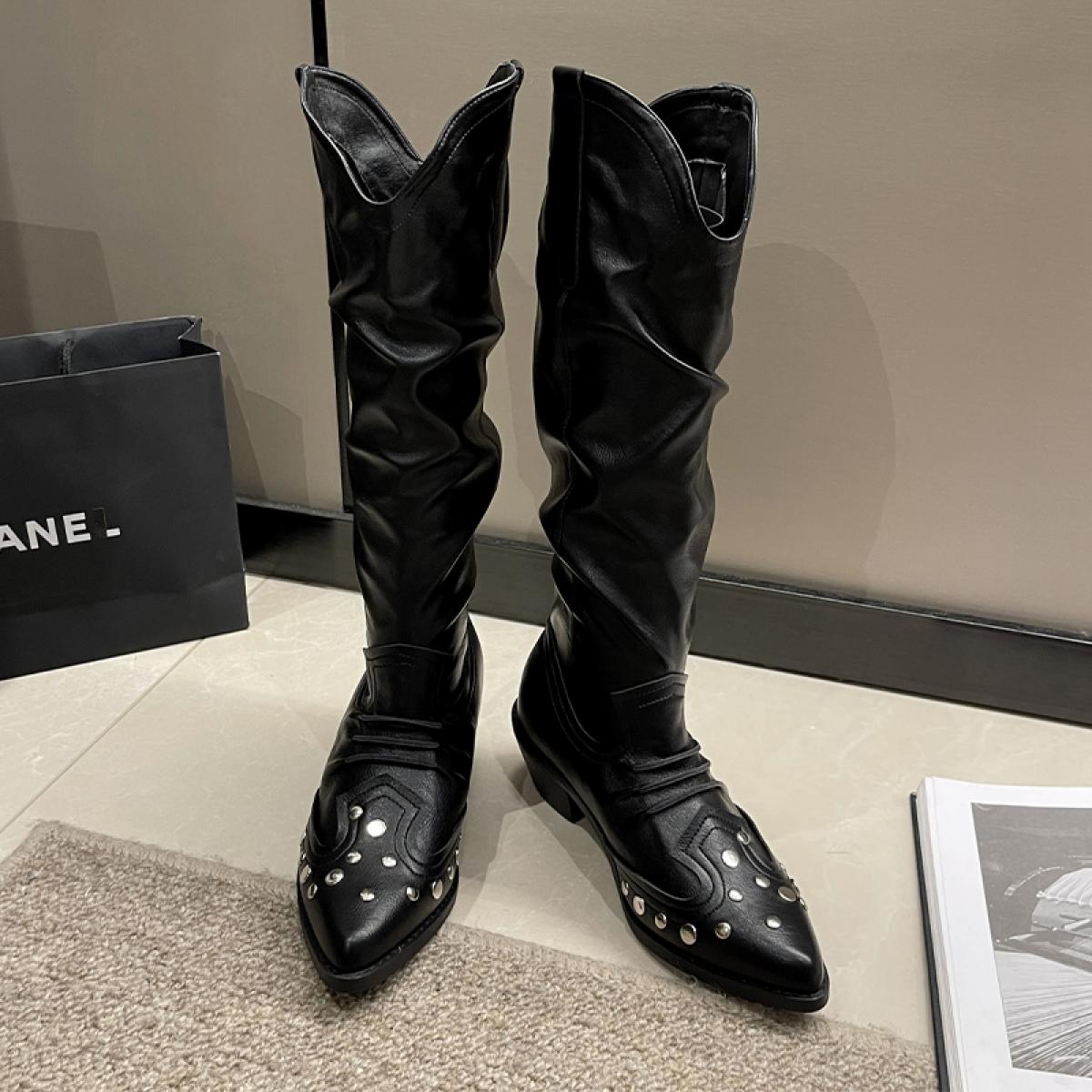New trendy boots hotsell