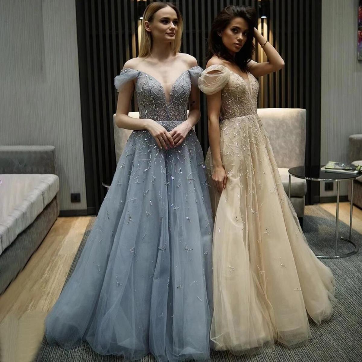 Abito da sera formale con scollo a V blu con perline e spalle scoperte Boho Abito lungo in tulle senza schienale con scintillant