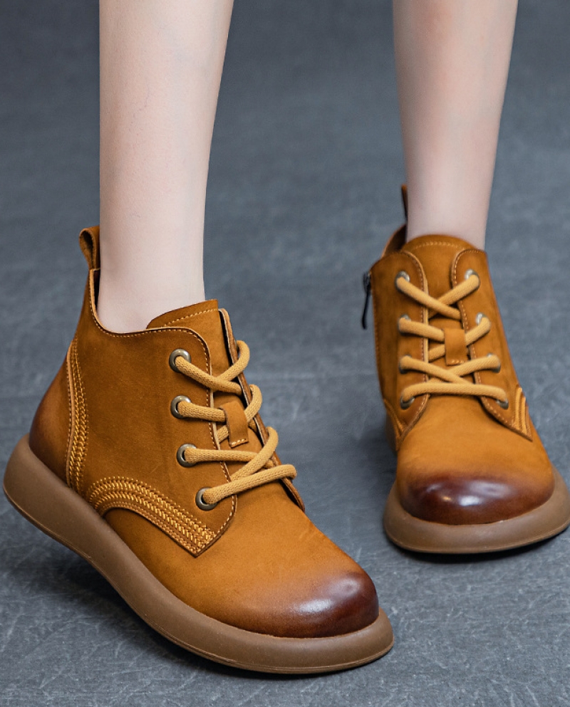 أحذية للنساء في الخريف والشتاء نمط جديد للمرأة جلد طبيعي أحذية بوت قصيرة كعب مسطح الرجعية لينة وحيد الطبقة العليا S