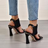 أحذية عالية الكعب صيف جديد رئيس مربع أحذية نسائية موضة شريط مرن الصنادل النسائية Zapatos De Tacon Mujer Elega