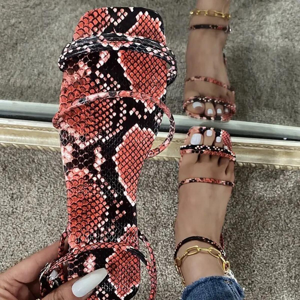 2022 Summer Sandals Women Fashion Clip Toe Snakeskin Pattern Flat Casual Ankle Strap Plus Size