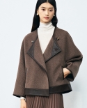 23 Otoño e Invierno nuevo abrigo corto marrón de manga raglán de murciélago con silueta suelta de cuero empalmado de lana de dob