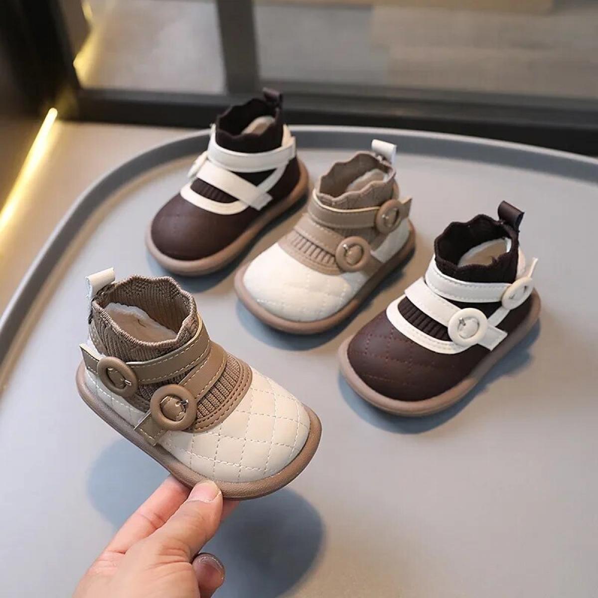 2024 جديد أحذية أطفال طويلة الرقبة الدافئة أفخم طفل بنين بنات حذاء من الجلد موضة منقوشة الأطفال حذاء كاجوال الأولى ووكر الأحذية 