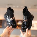الفتيات الأحذية الجلدية سلاسل معدنية تحلق المنسوجة خياطة الأميرة الأحذية 2024 الأزياء الجوارب أحذية الاطفال الأحذية الجلدية النا