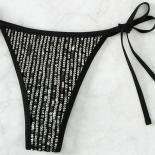 أسود لامع مثلث مايكرو ثونغ البيكينيات مجموعة 2024 Mujer سلسلة الرسن ملابس النساء ملابس السباحة ثوب السباحة ميني بكيني