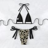 أسود لامع مثلث مايكرو ثونغ البيكينيات مجموعة 2024 Mujer سلسلة الرسن ملابس النساء ملابس السباحة ثوب السباحة ميني بكيني