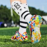 أحذية رياضية للأطفال أحذية رياضية للأولاد خفيفة الوزن لكرة القدم في الهواء الطلق كاجوال ملونة بنمط متفجر أحذية الأطفال الصلبة