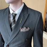 Nuevo traje de tres piezas para hombre, informal, de negocios, a rayas británicas, de talla grande, con doble botonadura, Blazer