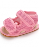 סנדלי תינוקות קיץ חדשים נעלי ילדה לתינוקות סוליית גומי ללא החלקה רשת עקב שטוח גן סנדלי ילדה הליכונים ראשונים תינוק
