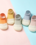 Chaussures pour tout-petits Respirant Bébé Été Enfants Fond Mou Antidérapant Plancher Trou Chaussures Et Chaussettes